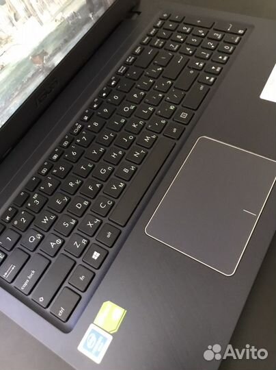 Ноутбук asus