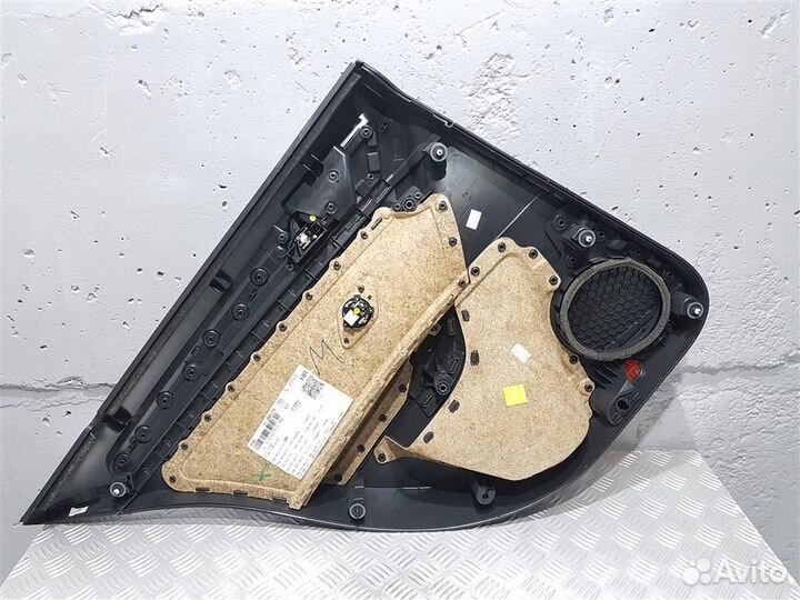 Обшивка двери задняя Volkswagen Golf 7 5G6867212DJ