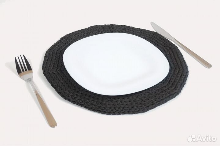 Интерьерная сервировочная салфетка ручной работы