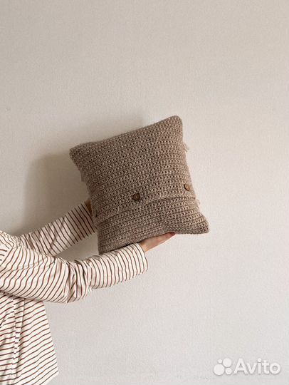 Подушка вязаная декоративная