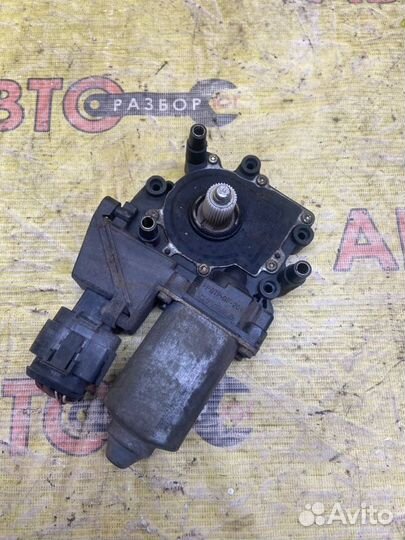 Мотор стеклоподъемника задний левый Audi A4 B5 ARJ