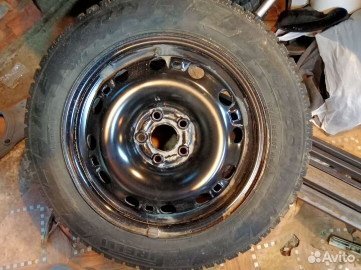 Комплект зимних колес r15