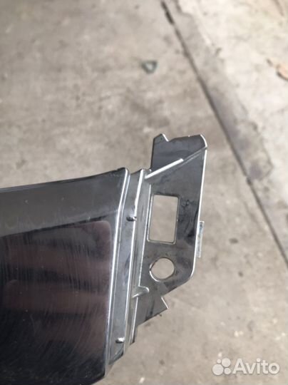 Накладка бампера левая Митсубиши Аутлендер 15-22г