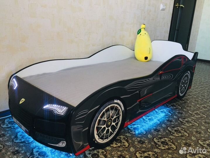 Детская кровать машинка