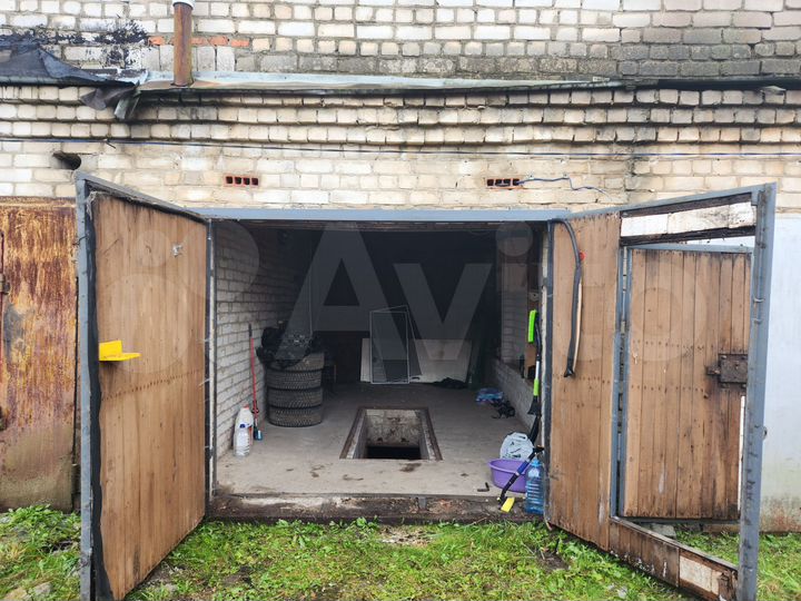 Гараж, > 30 м²