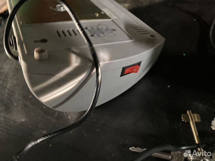 Стабилизатор напряжения настенный