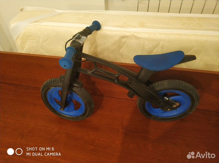 Беговел черная оса