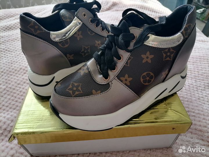 Кроссовки, ботинки