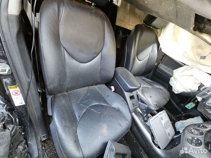 Запчасти и салон на Toyota RAV4 XA30