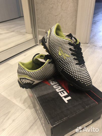 Футбольные бутсы