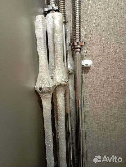 Блины, грифы, гантели, штанги