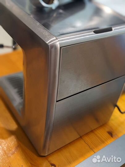 Кофемашина Bork c800