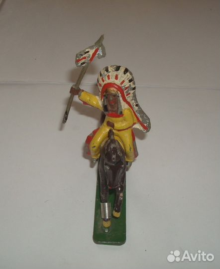 Пираты,ковбои и конный индеец. Польша