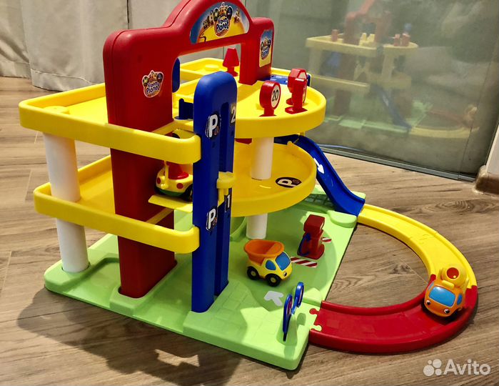 Парковка Vroom Planet Smoby