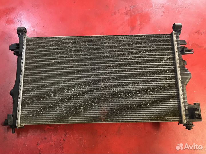 Радиатор охлаждения двигателя Opel Insignia a20dth