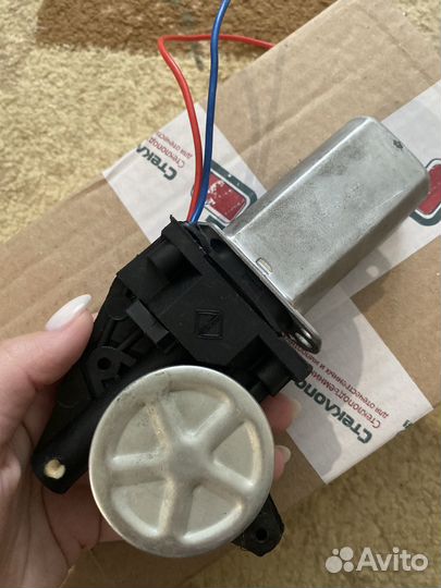 Стеклоподъемник форвард