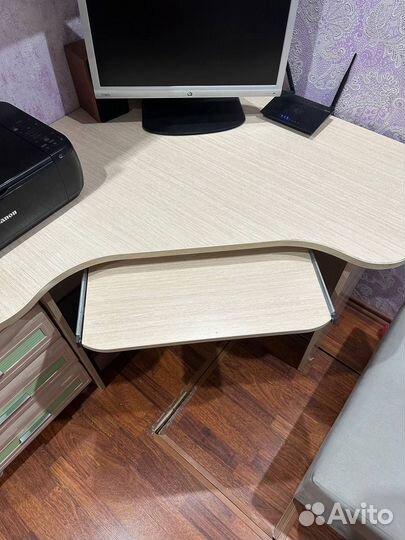 Компьютерный стол