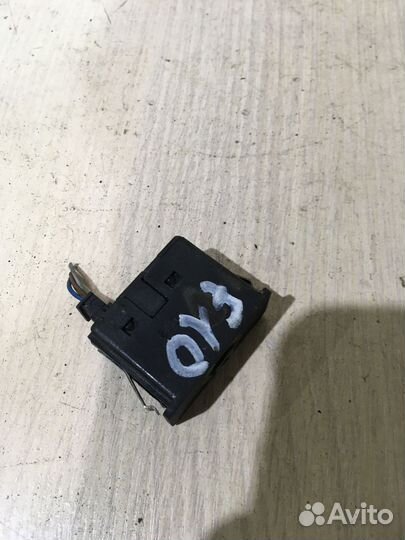 Гнездо AUX IN BMW F10