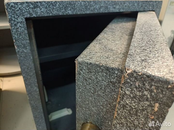 Сейфы огнестойкие 5шт.Б.У. Этот товар в Екатер