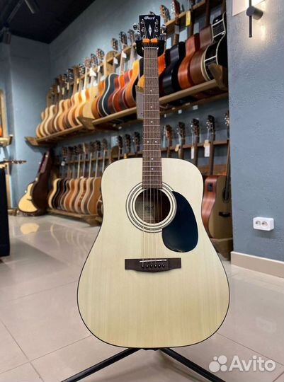 Акустическая гитара