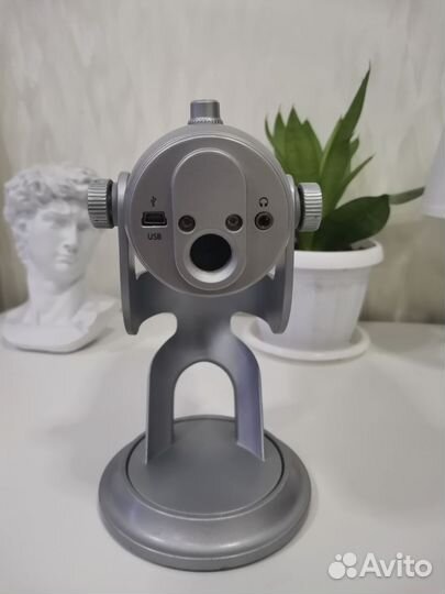 Студийный микрофон Blue Yeti silver