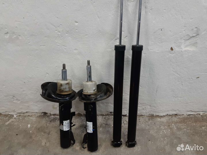 Комплект амортизаторов мазда 3 2007 года