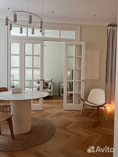 Стол c дизайнерской ножкой Вельвет p-3649