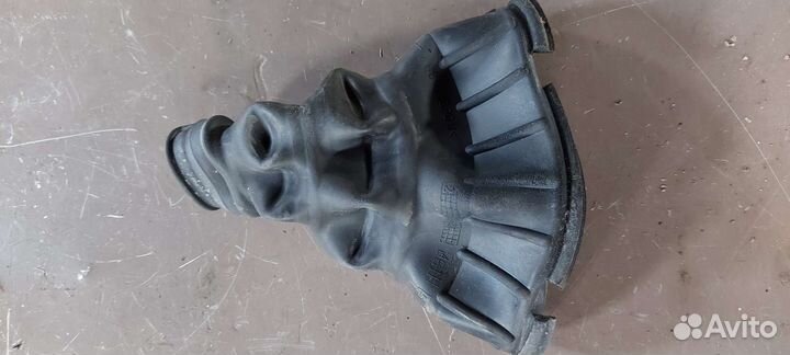 Кожух селектро на Ford Fiesta