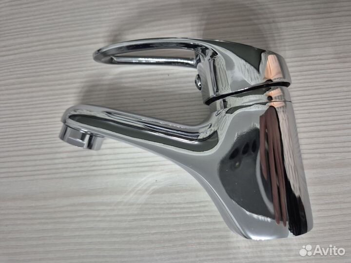 Смеситель для раковины Frap