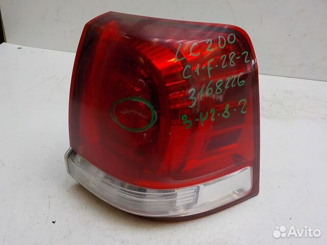 Фонарь задний правый наружный на Toyota Land Cruis