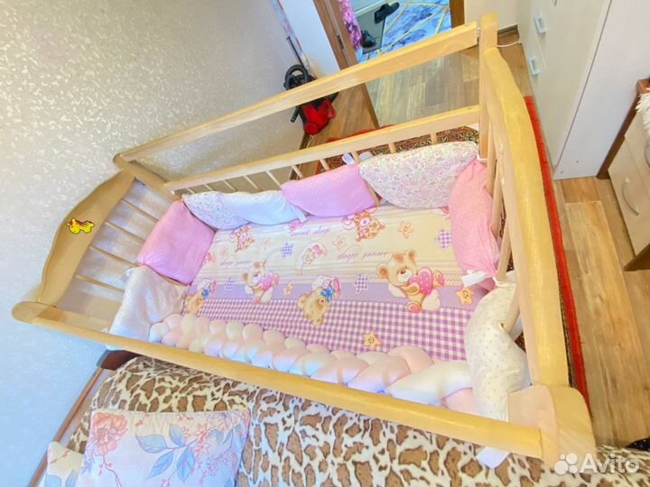 Детская кроватка с комодом