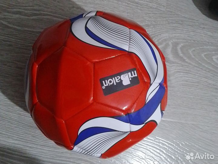 Футбольный мяч