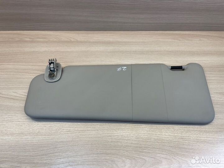 Козырек солнцезащитный левый Renault Logan