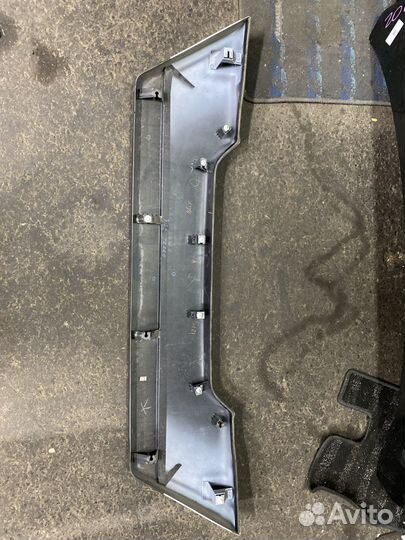 Накладка крышки багажника Nissan X-Trail T31