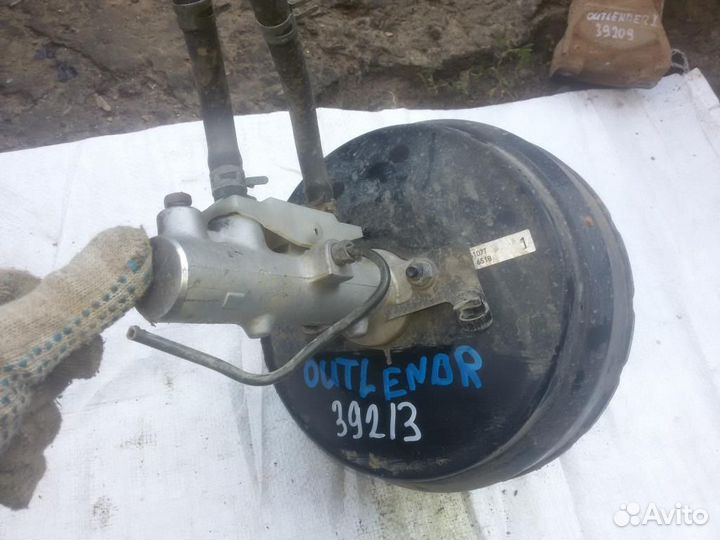 Mitsubishi Outlander 1 вакуумный усилитель