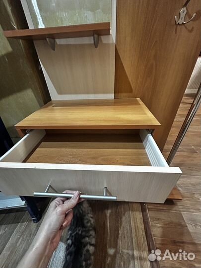 Продаю прихожую