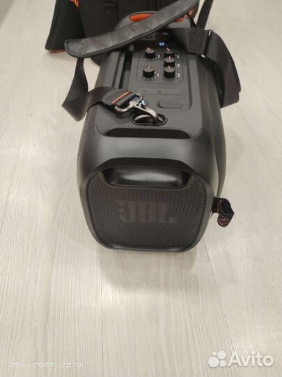 Колонка jbl partybox on the go