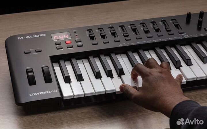 Midi клавиатура синтезатор M-Audio Oxygen 49 MKV