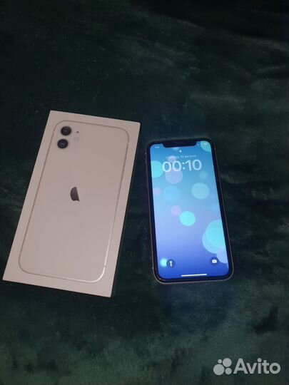Телефон iPhone 11
