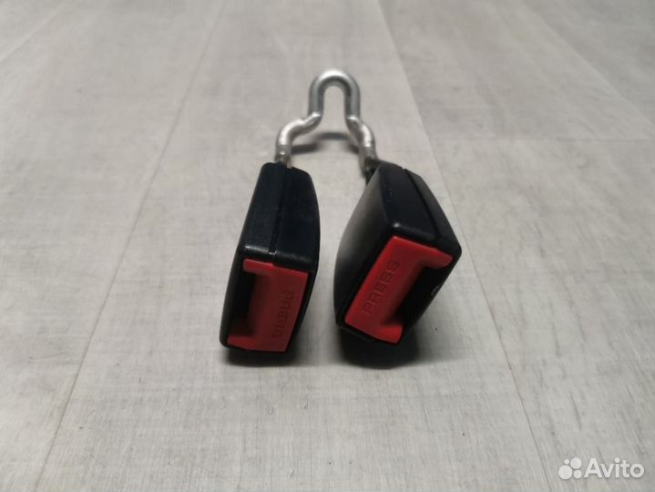 Замок ремня безопасности задний Skoda Fabia 2 1.2