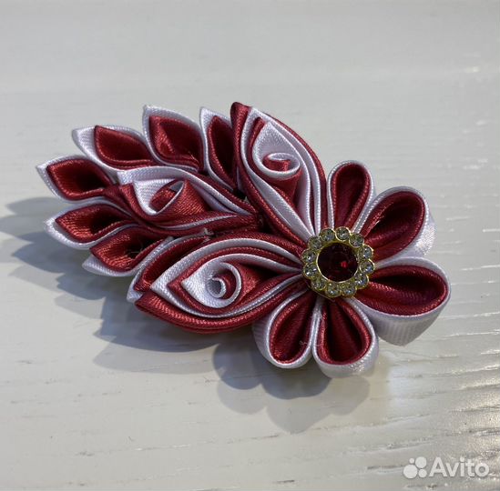 Заколка в технике Канзаши