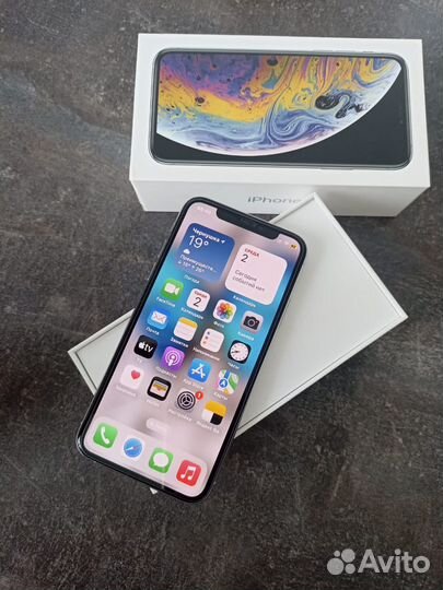 Телефон iPhone XS