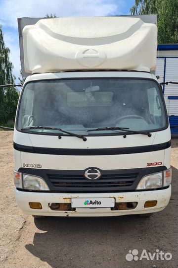Hino 300 (Dutro), 2011