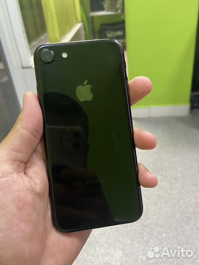 Телефон iPhone 7