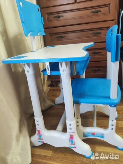 Детский стол парта и стул