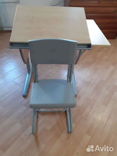 Растущая парта деми и растущий стул деми