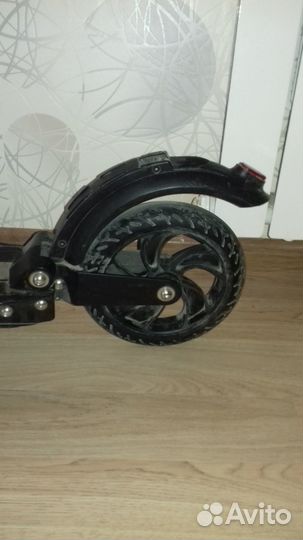 Продам электросамокат Kugoo S3