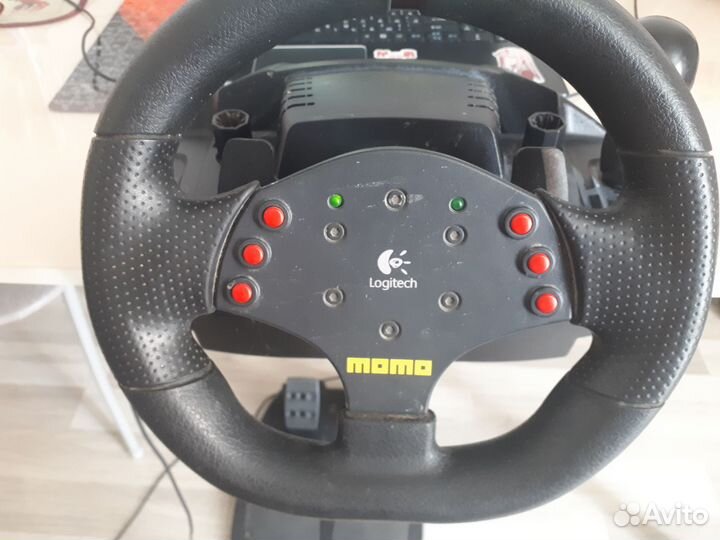 Игровой руль logitech momo racing