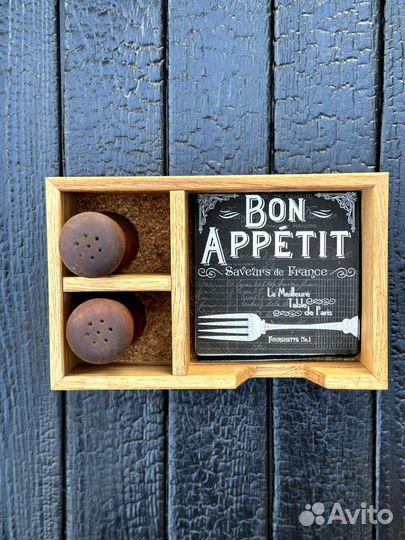 Салфетница из дуба с отделом для специй