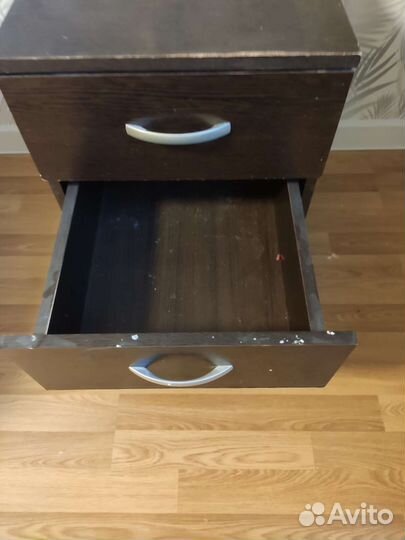 Тумба выкатная на колесах